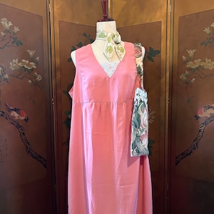 Pink summer maxi dress with white floral appliqué, size L