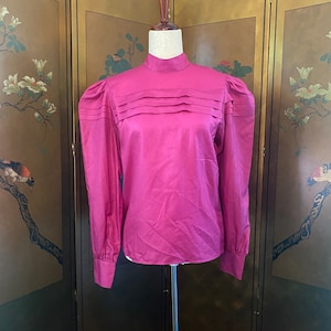 Long sleeves top in fuchsia, size M-L