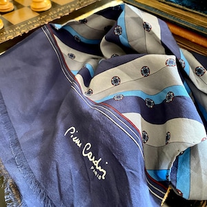 Vintage Pierre Cardin Seidentuch
