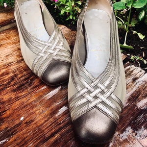 Vintage leather and mesh pumps in bronze, size 5.5
