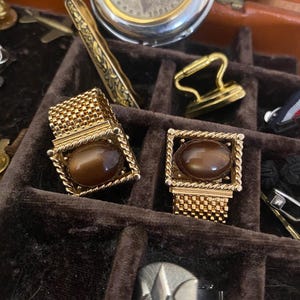 Vintage cuff links in gold metal