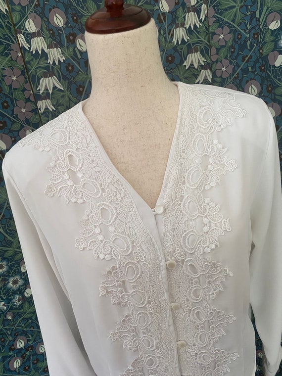 Vintage white blouse with lace appliqué, size L