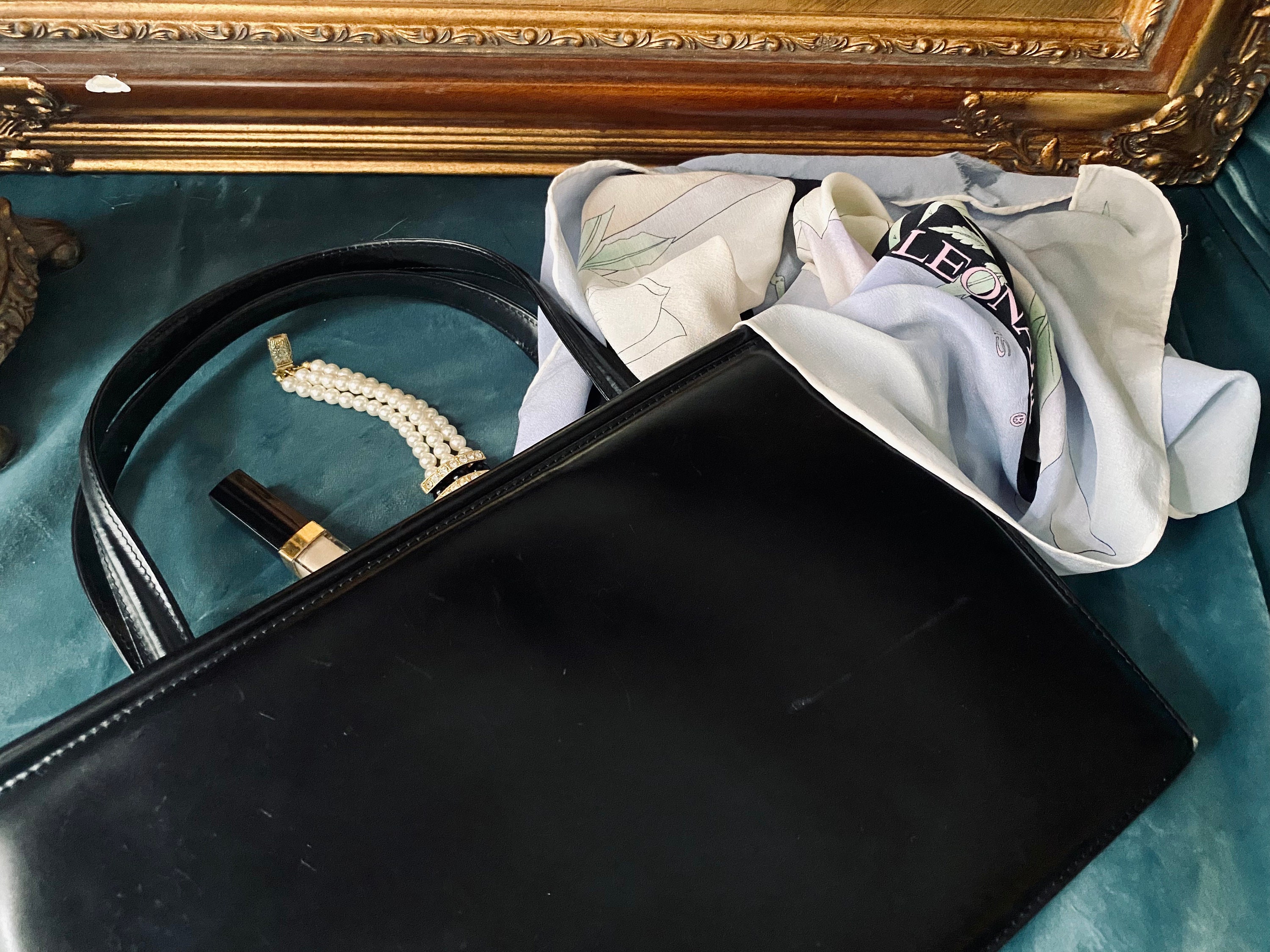 Simple Ways to Clean a Leather Purse - wikiHow