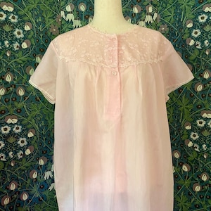 Camisón vintage en color rosa con encaje, talla L