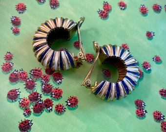 Boucles d'oreilles clip vintage dorées par Les Bernard