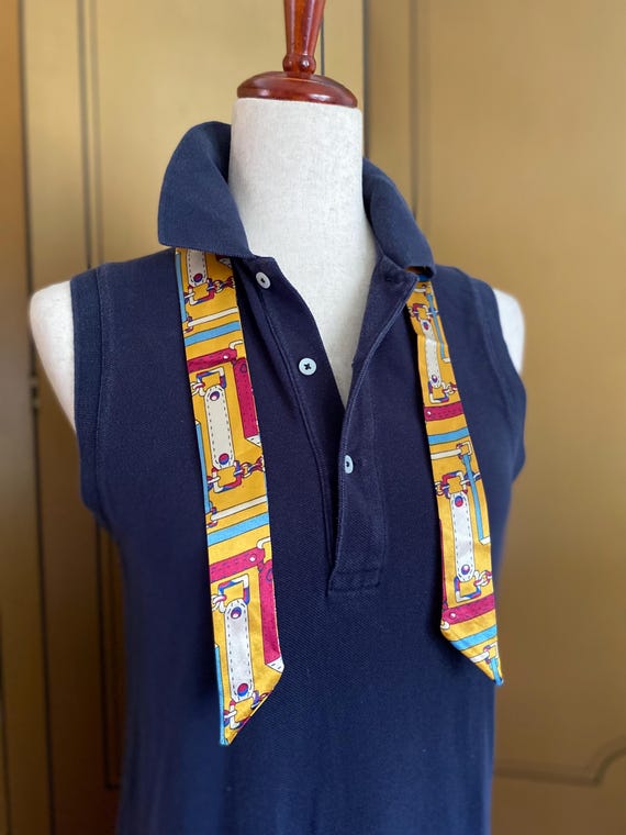 Thin scarf with chain and straps pattern - image 2