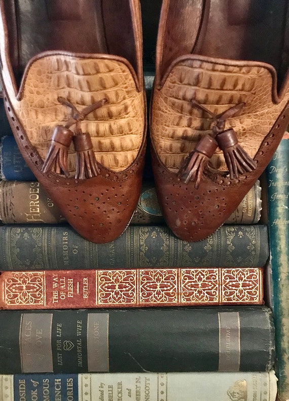 Leather Loafers With Alligator Embossed Texture and Tassels  display picture 1