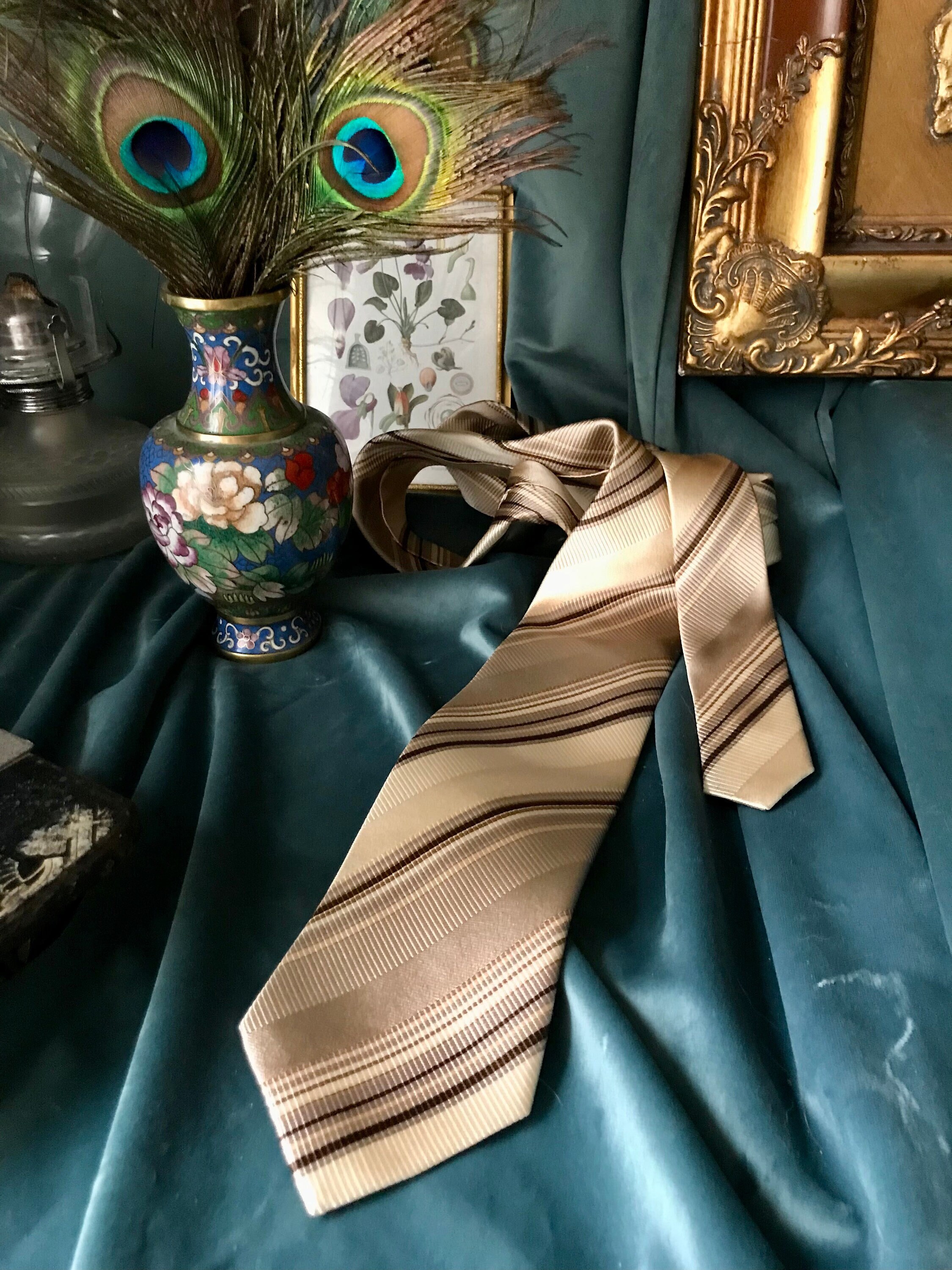 Collier Vintage Emmanuelle Khanh Années 70/80 – Motif Feuilles Doré – Longueur ~48 Cm – Occasion Rare Collector