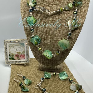 Stunning Handcrafted Seafoam Green Mother of Pearl Shell & Crystal Bead Necklace, Bracelet and Earring Set - Silver Plated Seashells/Beach