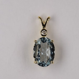 14k aquamarine necklace, Aquamarine gold pendant, Yellow gold aquamarine pendant, Natural aquamarine necklace, 14k gold aquamarine pendant,