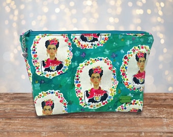 Frida Khalo nécessaire | Frida Khalo green make-up toiletry bag | Handmade Frida zipper pouch | Travel nécessaire | Washable organiser bag