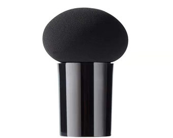 Make-up sponge with handle and lid latex free