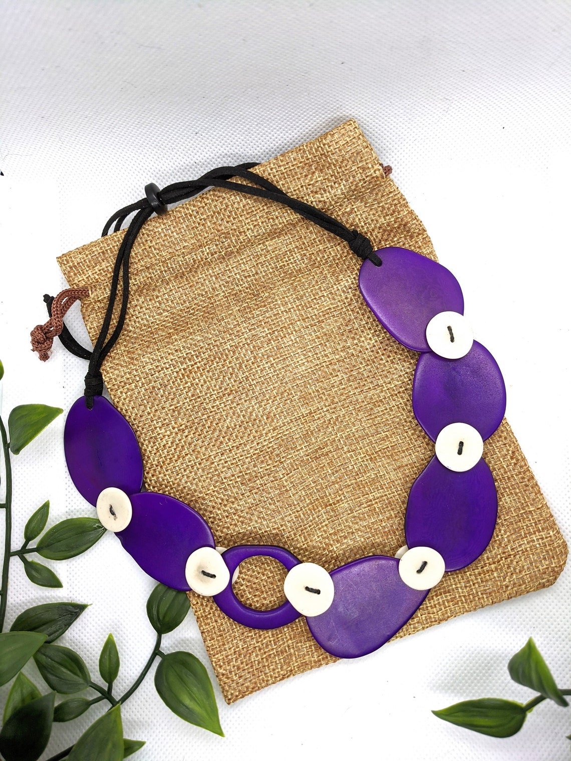 Collier Boho Multicolore Vibrant - Vert, Violet, Jaune, Style Déclaration Dramatique