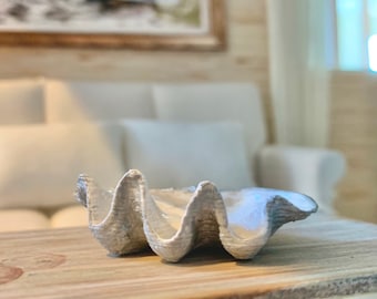 Dollhouse miniature “giant” clam shell