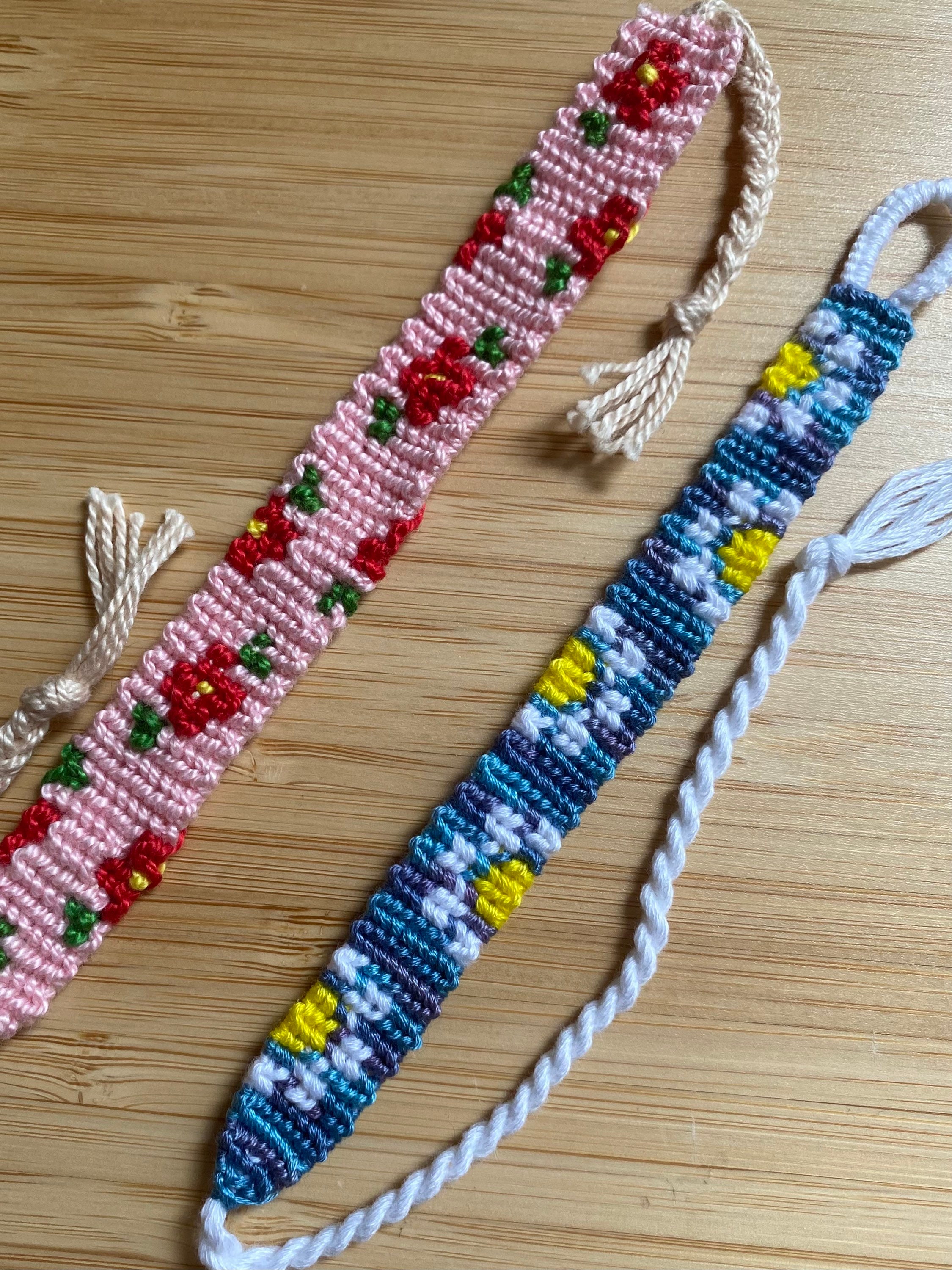 Thread Layered Bracelets for Women Sunflower String Bracelet for Teen Girls  Blue Ankle Bracelet Handmade Bracelets for Women Beach Anklets for Teen  Girls, Small : Amazon.in: Jewellery