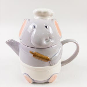 Elephant Shaped Ceramic Teapot, Made in Japan, Gray Novelty Teapot with Lid, Animal Tea Pot, Cute Kitchen Decor, Collectible Teaware