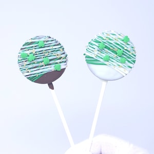 12 St. Patrick&#39;s Day Chocolate Covered Oreo Pops