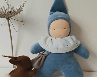 Boneca Waldorf para Bebê | Boneca de Pelúcia Azul Macia de 23 cm | Brinquedo Artesanal Recheado com Lã