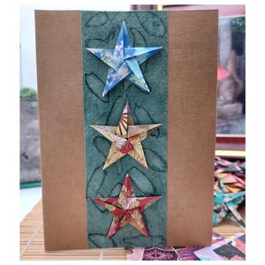 Cartão feito à mão com estrelas de origami, papel verde feito à mão, para aniversário, Natal, Dia das Mães, aniversário, amizade, feito no Reino Unido