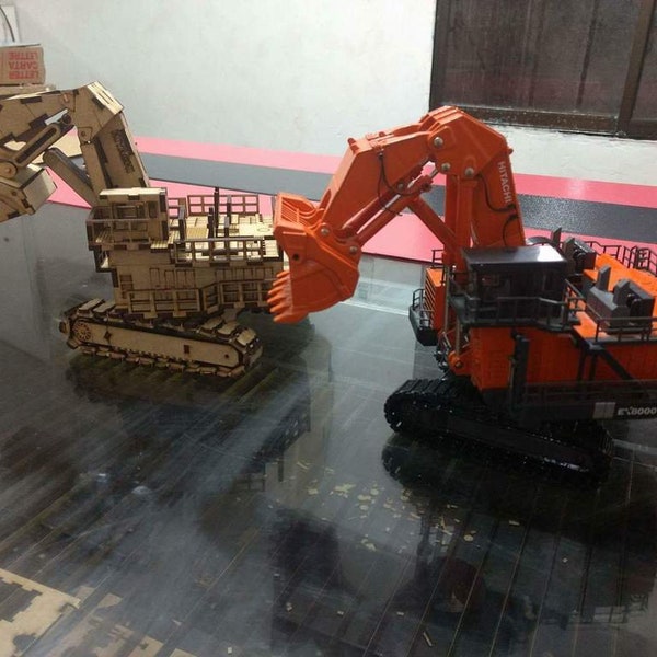 Excavator Laser Cut Files – the perfect mechanical vehicle model building kit that will ignite the imagination of adults and teens alike