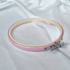 Pink Embroidery Round Hoop - Nurge Flexible Hoop, Round Cross Stitch Hoop