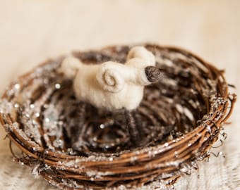 Needle felted Ram, white sheep wool, handmade sheep, Nativity set, eco-friendly, Waldorf, Christmas, Aries, Birthday gift, merino wool