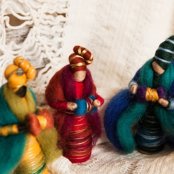 Three Wise Men, Nativity Set, 3 Kings, natural Crèche with gemstones, nativity scene, handmade Waldorf, fiber Art, Christmas, Merino wool