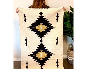 Handwoven Area Rug, Cream Aztec Arrows Rug, Kilim Rug, Living Room Rug, Handwoven Rug, 100% Wool Rug, Flat Woven, Modern Bohemian Floor Rug