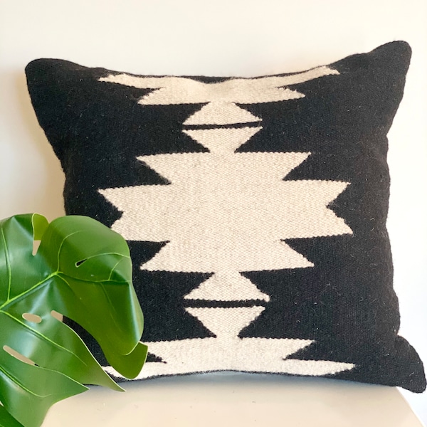 Handwoven Pillow cover, Black Lia Pillow, Decorative Pillow, Kilim Pillow, Cushion Cover, Throw Pillow, Cream and Black Pillow