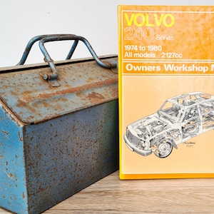 Haynes Volvo Workshop Manual | Volvo 240 Owners Manual | Hardback Book | Volvo Gifts | Birthday Gifts | Volvo Memorabilia | Volvo Book