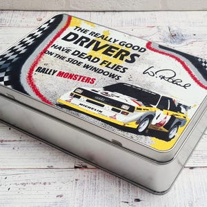 Walter Rohrl 缶 | Audi S1 ギフト | ギフト ボックス | 自動車愛好家 | グループ B | ビスケット 缶 | ガレージ記念品 | 自動車ギフト 缶