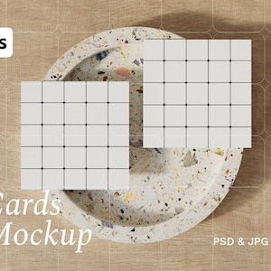 Quadratische Karte Mockup. Grußkarte Mockup. Hochzeitseinladung Doppelseitige Karte Mock Up. Quadratische Visitenkarte Mockup. Danke Karte Mockup.