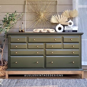 Green Painted Kincaid Vintage Dresser, Stained Wood Base - Etsy Green Painted Kincaid Vintage Dresser, Stained Wood Base - Etsy