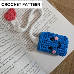 Amigurumi &#39;Book lover&#39; bookmark crochet pattern; kawaii crochet bookmark