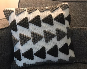 TRIANGLES crochet cushion PDF pattern, pillow pattern, throw pillow pattern, 17x17inch
