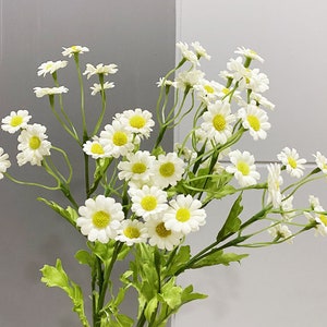 Chamomile Flower Stem with Leaves, Small Mums Crafts, Rustic Daisy Spray, Artificial Flowers, Home Floral Decor, Wedding Party Arrangement