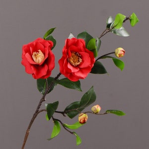 Realistic Camellia Stem with Bud, Artificial Flower and Leaf, Home Floral Decor, Indoor Spray, Bridal Bouquet DIY, Rustic Spring Wildflower
