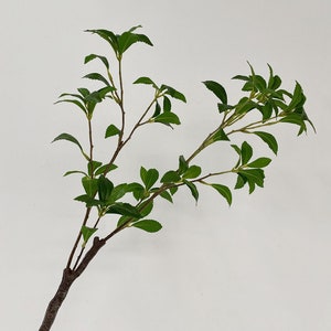 Ramo de planta Pieris Japonica artificial, hastes de folhas falsas, vegetação realista, artesanato floral decorativo, decoração floral para casa, arranjo interno