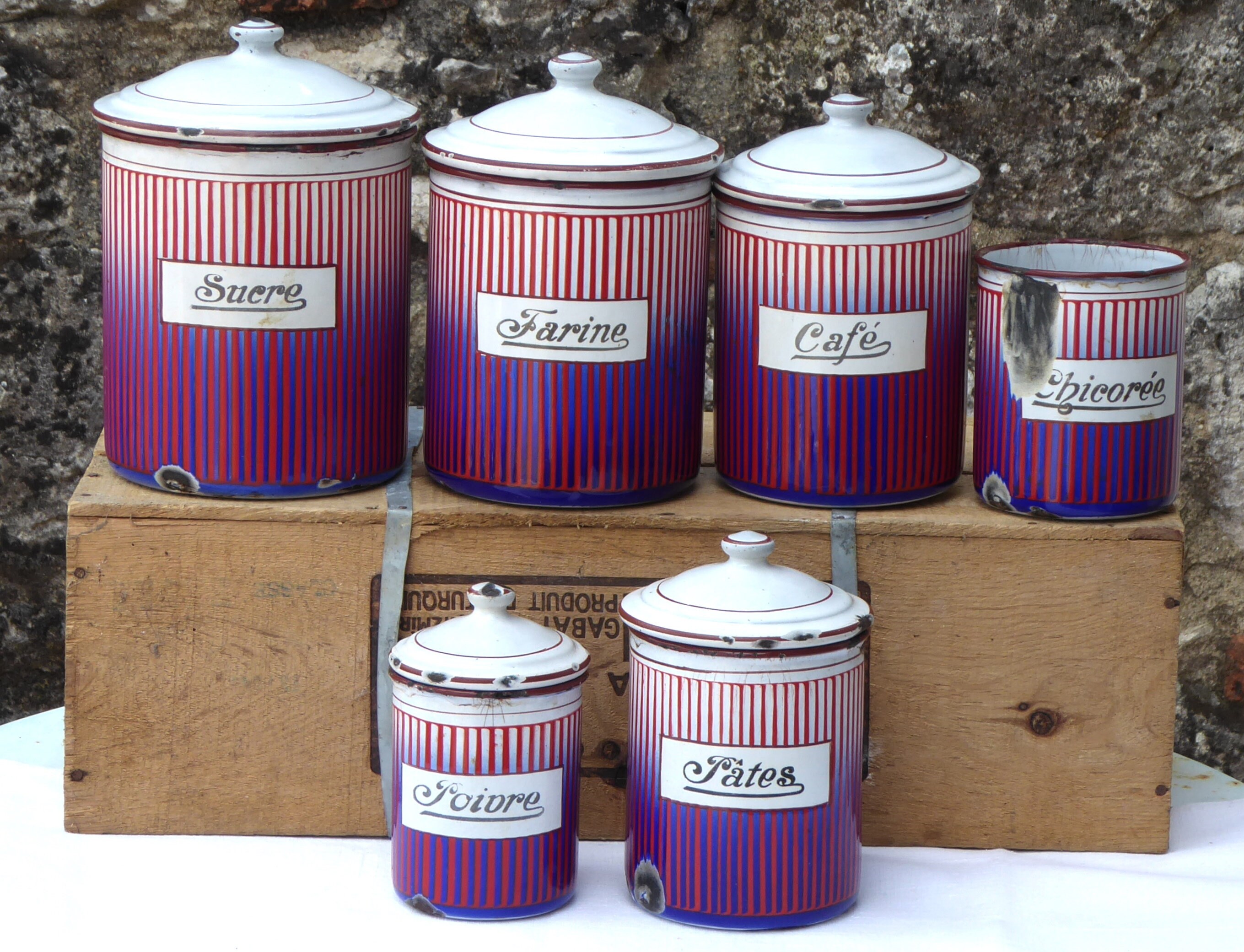 Bidons en Émail Français Années 1920 - Ensemble de 6 Motif Couleur Inhabituel