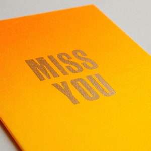 MISS YOU, Tarjeta de felicitación de tipografía hecha a mano, Gradiente
