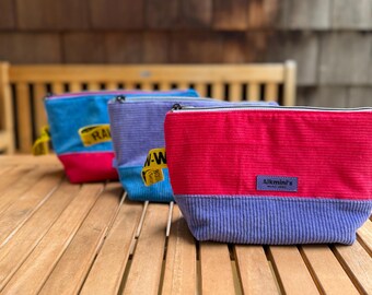 Handmade Corduroy Beauty Bag | Handgemachte Cord-Tasche | Unique, custom colors, lined, with handle
