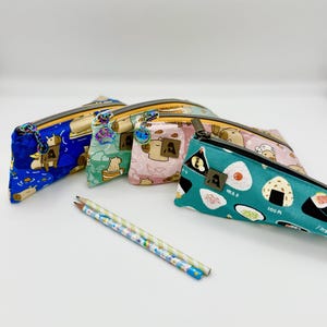 Handmade Pencil Case / Handgemachtes Federmäppchen – Capybara & Sushi Print | Stand-Up Zipper Pouch mit wasserfestem Innenfutter