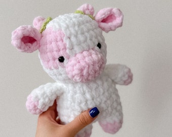 Jumbo Erdbeer Kuh - gehäkelte Amigurumi Plüsch Kuh - Samt rosa Kuh Erdbeere - reizendes Kuh Geschenk - rosa Baby Shower