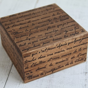 Caixa de bugigangas - caixa de carta de amor, caixa de lembrança de escrita francesa de 5 "x 5", presente personalizado