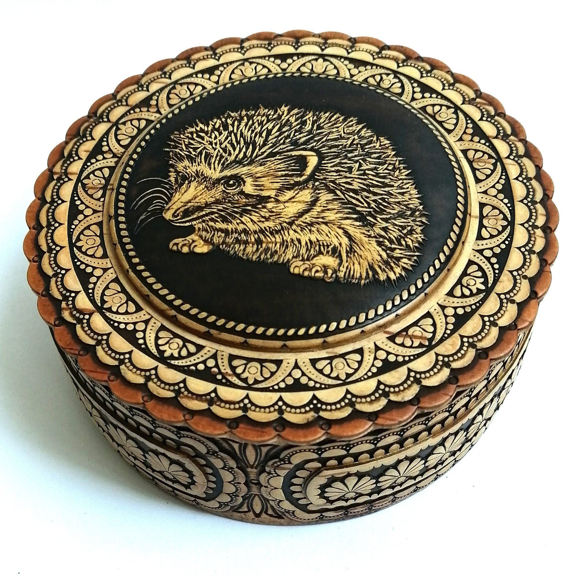 Jewelry box with the image of the Hedgehog. Handmade birch bark box. Jewelry box for lovers of cute animals. Eco-friendly gift.