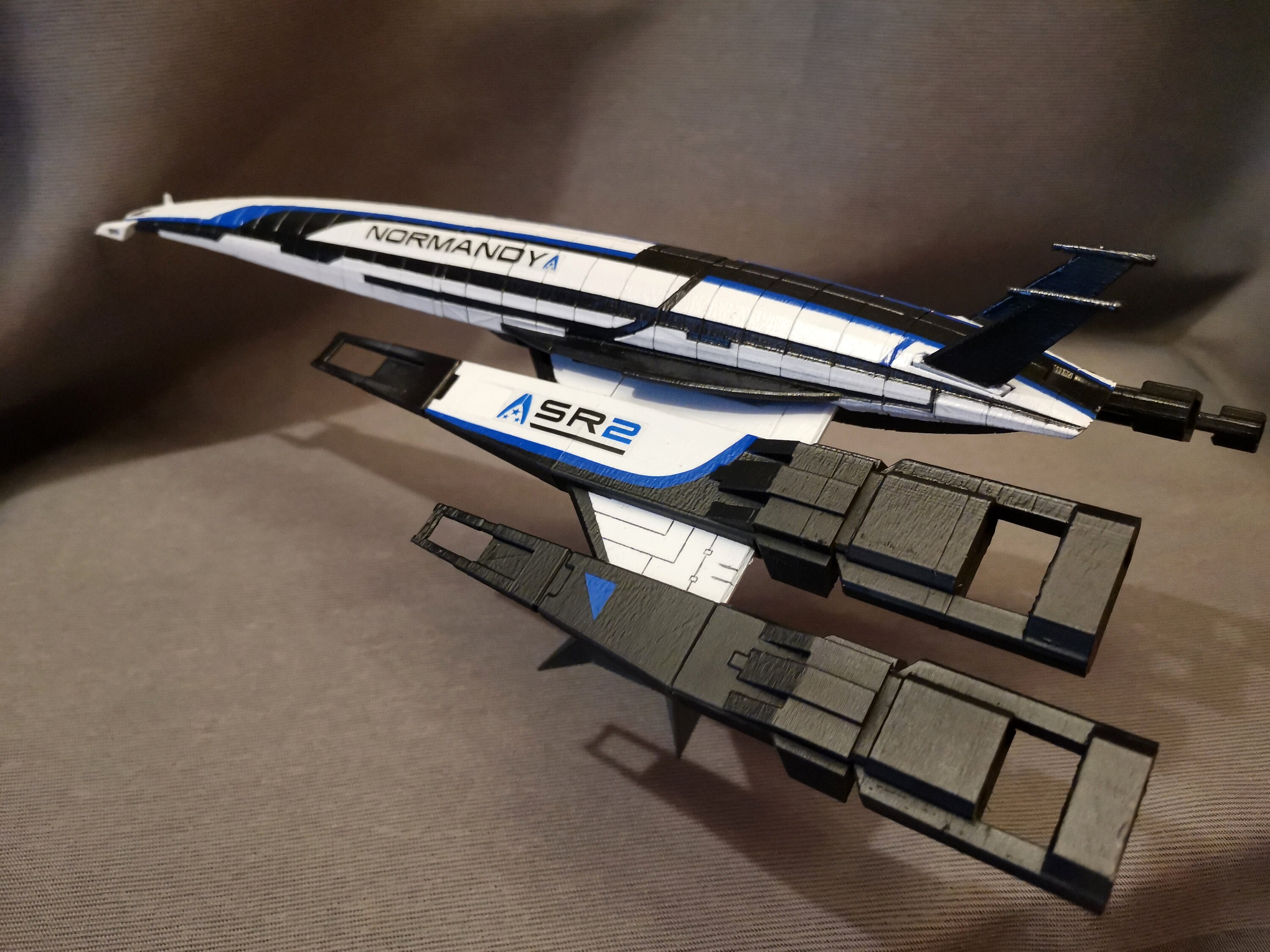 Normandy SR2 spaceship model from Mass Effect 3 17 inches Etsy