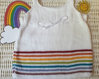 Robe arc-en-ciel en coton tricotée à la main pour bébé (avec ou sans chapeau de soleil assorti)