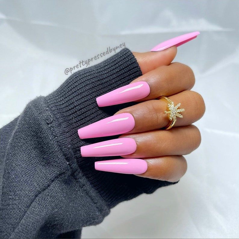 Bubblegum pink set | pink nails | pink press on nails | long nai