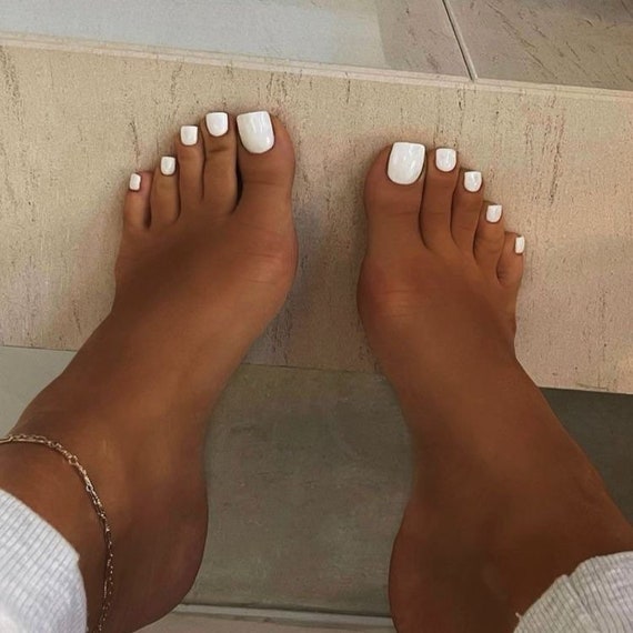 Gimme All You Got Set All White Toe Press on Nails Full Set No Sizing Kits  Needed Toe Nails White Toes Nails White Short Nails -  Canada