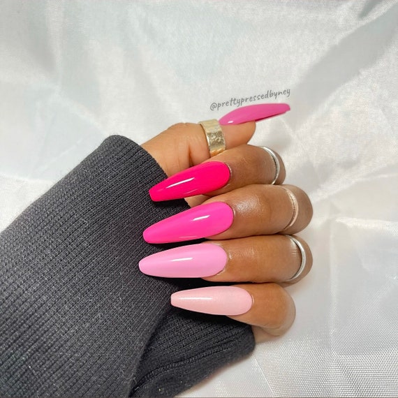 Multiple shades of pink nails inspiration.. I have found this picture on  the internet sometimes ago and i… | Pink acrylic nails, Pink glitter nails,  Dark pink nails